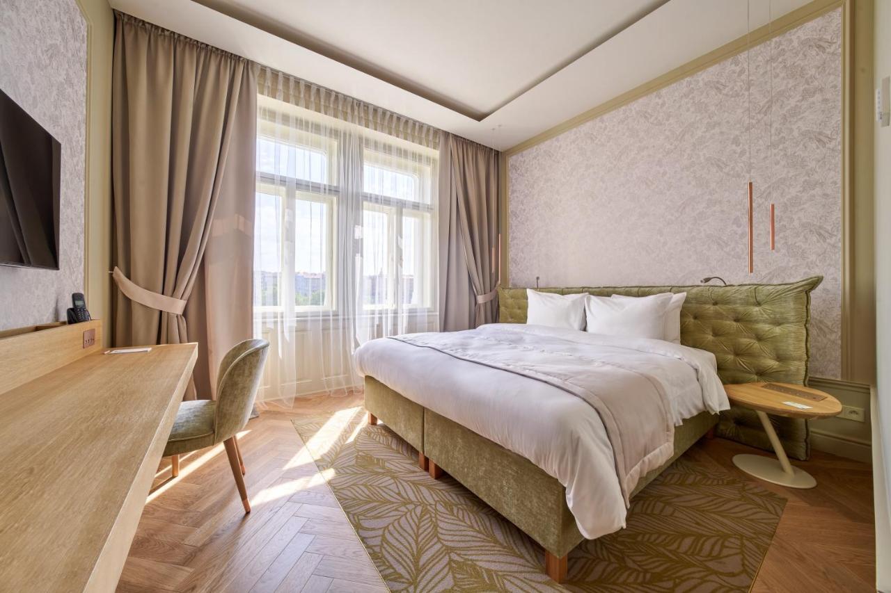 Mamaison Hotel Riverside Прага Экстерьер фото