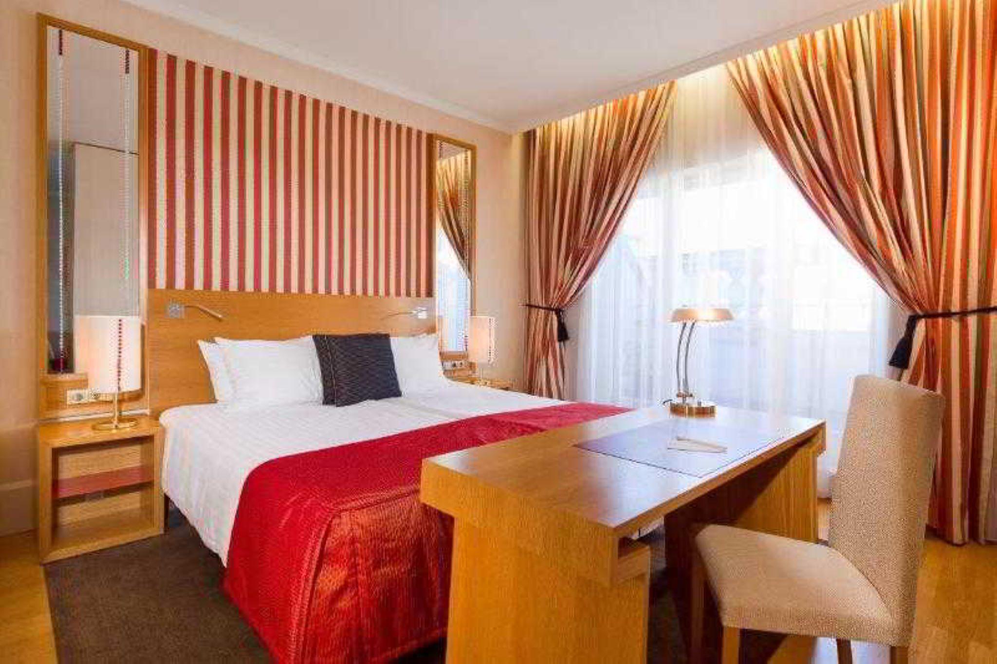 Mamaison Hotel Riverside Прага Экстерьер фото