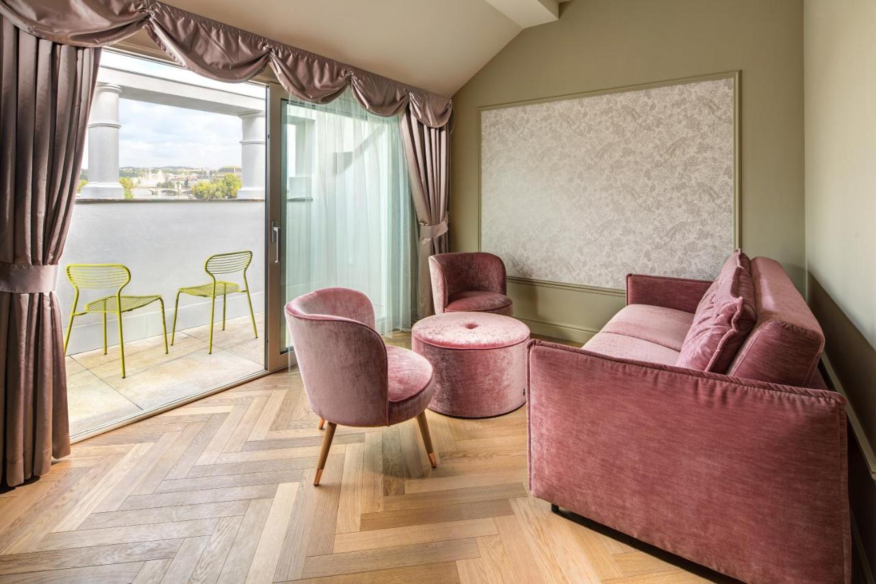 Mamaison Hotel Riverside Прага Экстерьер фото