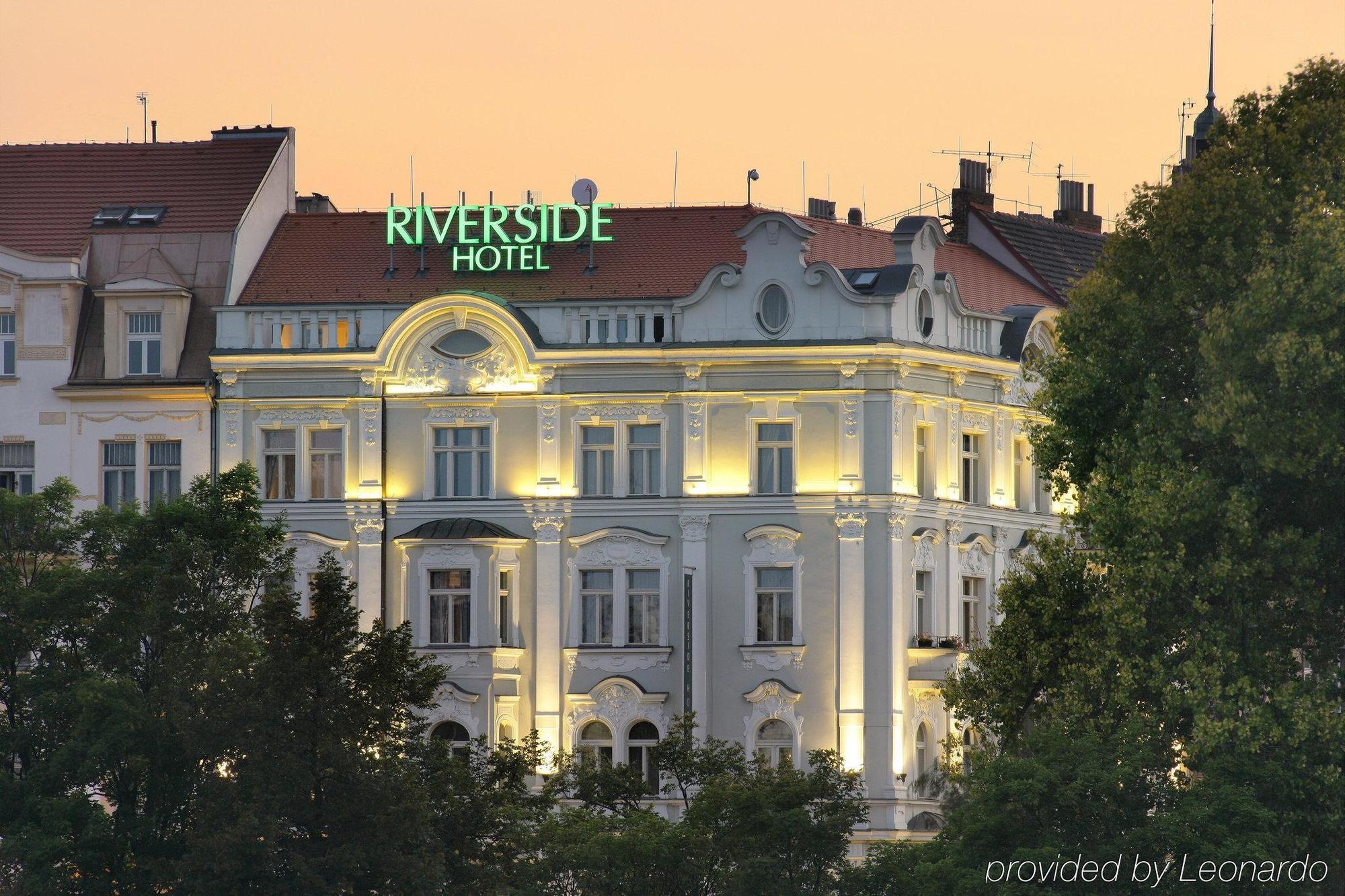Mamaison Hotel Riverside Прага Экстерьер фото
